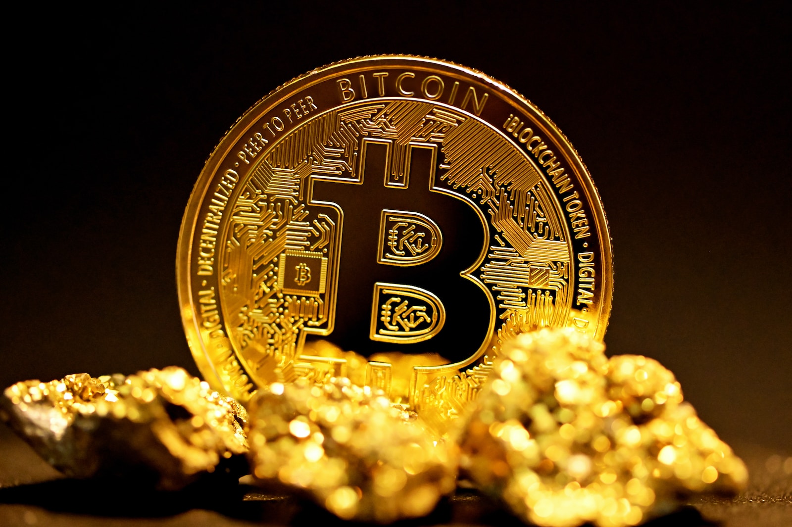 gold mining vs bitcoin mining